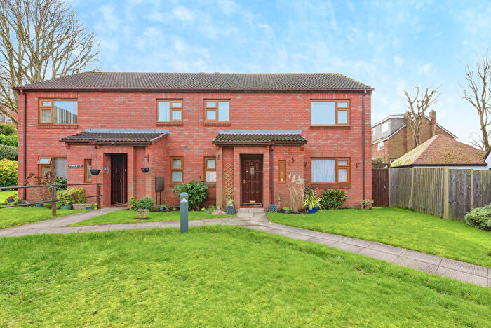 2 Bedroom Maisonette For Sale In Flat, Byron Court, Lichfield Road, Sutton Coldfield, B74