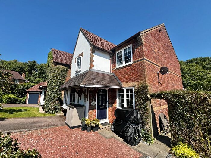 3 Bedroom Detached House For Sale In Mount Pleasant Close, Lyminge, Kent, CT18