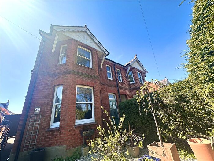 1 Bedroom Flat To Rent In Firgrove Hill, Farnham, Surrey, GU9