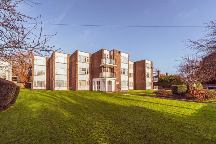 1 Bedroom Flat For Sale In Chesswood Road, Worthing, West Sussex, BN11