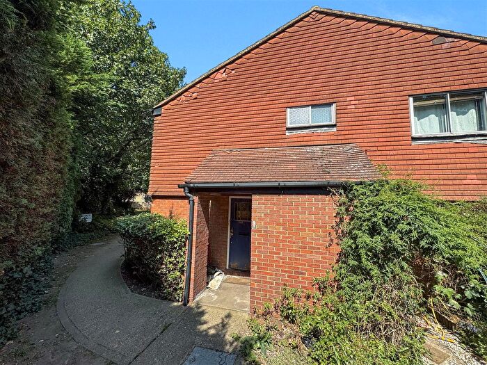 2 Bedroom Maisonette To Rent In Cranston Close, Hounslow, TW3