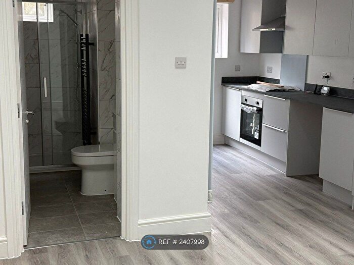 5 Bedroom Terraced House To Rent In Lakehall Road, Thornton Heath, CR7