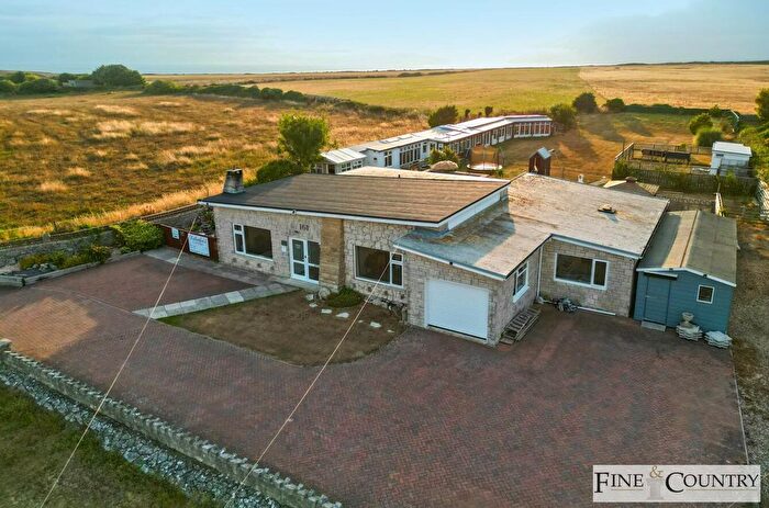 3 Bedroom Detached Bungalow For Sale In Avalanche Road, Portland, DT5