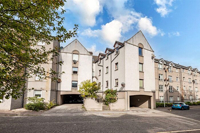 3 Bedroom Flat To Rent In D Glengrove, Union Glen, Aberdeen, AB11