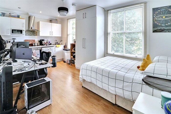 Studio To Rent In Bamborough Gardens, Sheperd's Bush, London, W12