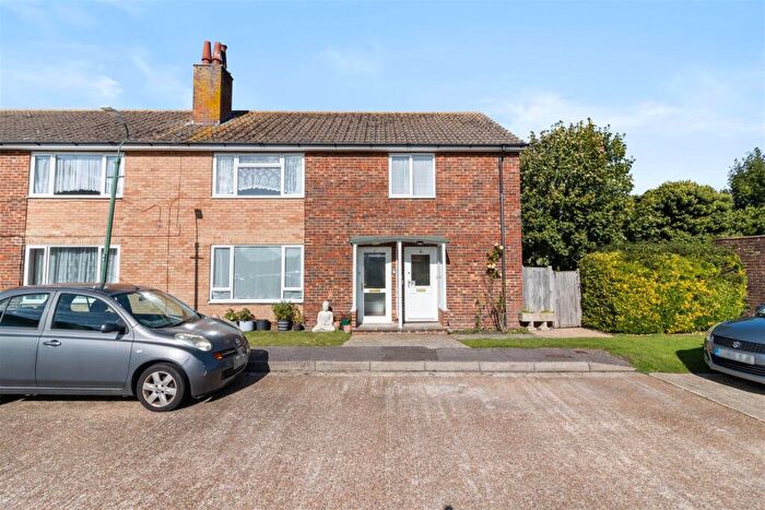 2 Bedroom Flat For Sale In Willingdon Court, The Triangle, Lower Willingdon, Eastbourne, BN20