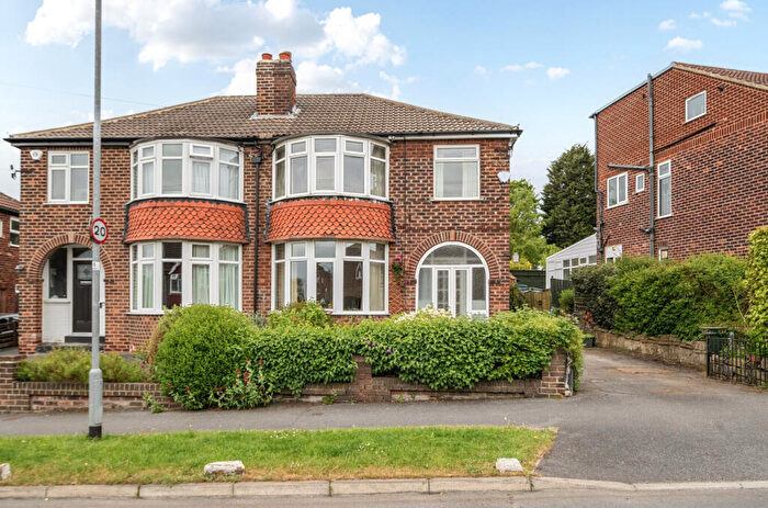 3 Bedroom Semi-Detached House For Sale In Spennithorne Drive, Leeds, West Yorkshire, LS16