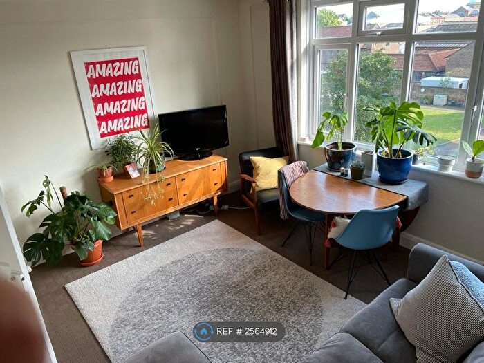 2 Bedroom Flat To Rent In Moira Court, London, SW17