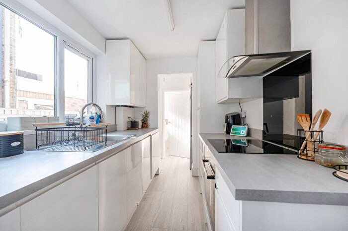 3 Bedroom Terraced House For Sale In Avondale Road, Lowestoft, NR32