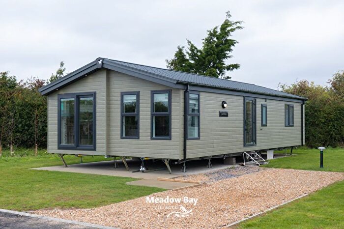 3 Bedroom Park Home For Sale In Manor Road, Hayling Island, PO11