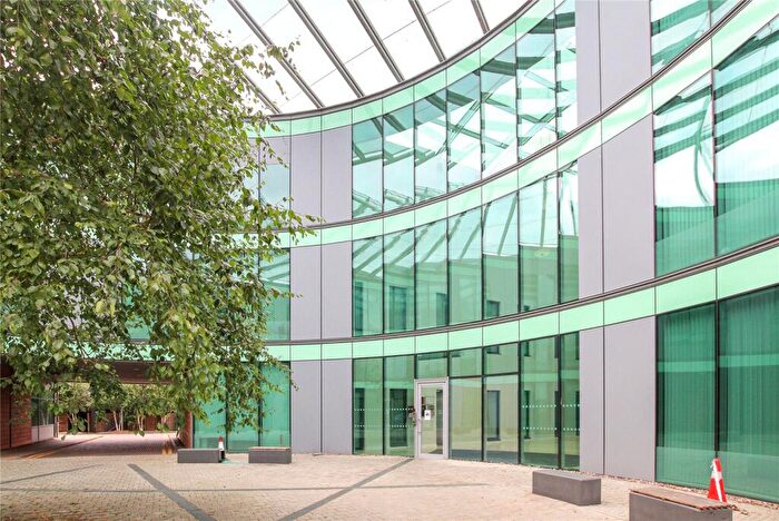 1 Bedroom Apartment For Sale In Wokingham Road, Bracknell, Berkshire, RG42
