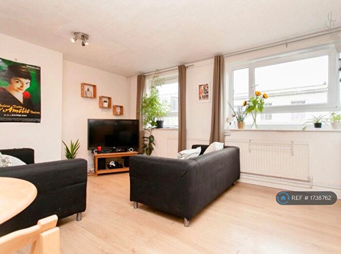 4 Bedroom Flat To Rent In Regan Way, London, N1