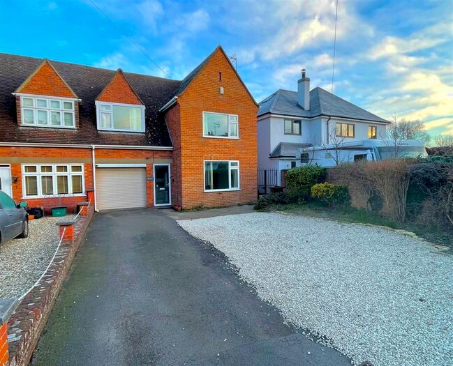 3 Bedroom Property To Rent In Church Street, Charlton Kings, Cheltenham, GL53