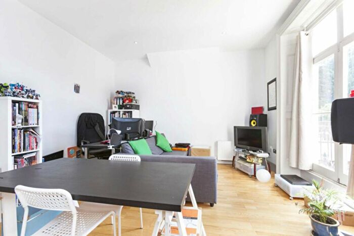 1 Bedroom Flat To Rent In Adelaide Road, Chalk Farm, NW3