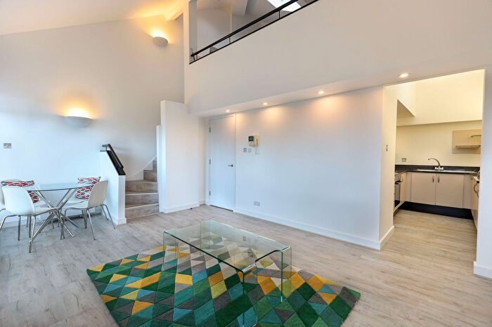 1 Bedroom Flat To Rent In Admiral Walk, Larch Court Admiral Walk, W9