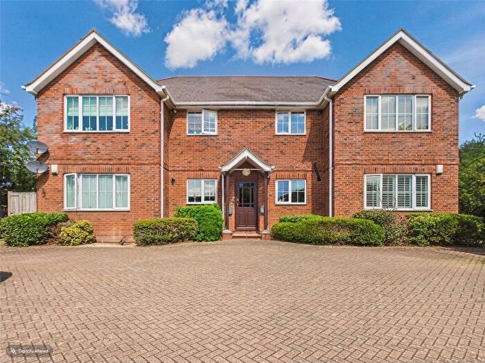 2 Bedroom Flat For Sale In Blunts Hall Road, Witham, Essex, CM8