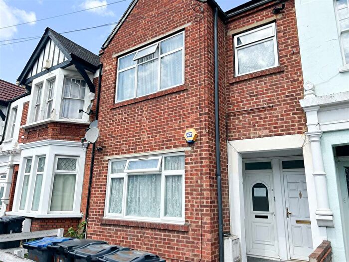 3 Bedroom Maisonette To Rent In Windmill Road, Croydon, CR0