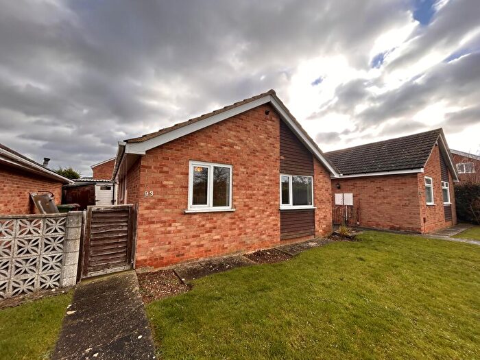 2 Bedroom Bungalow To Rent In Torrington Crescent, Wellingborough, NN8