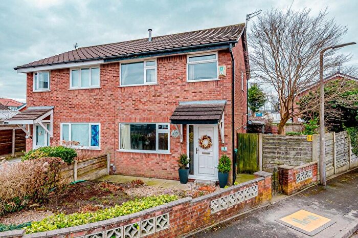 3 Bedroom Semi-Detached House For Sale In Laxfield Drive, Flixton, Manchester, M41