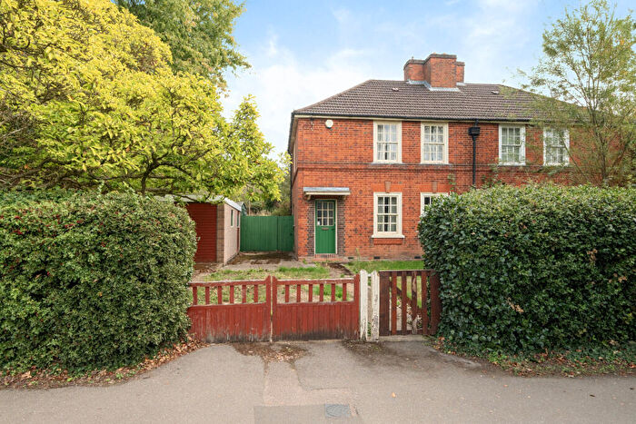 3 Bedroom Semi Detached House For Sale In Wexham Road, Wexham, Berkshire, SL2
