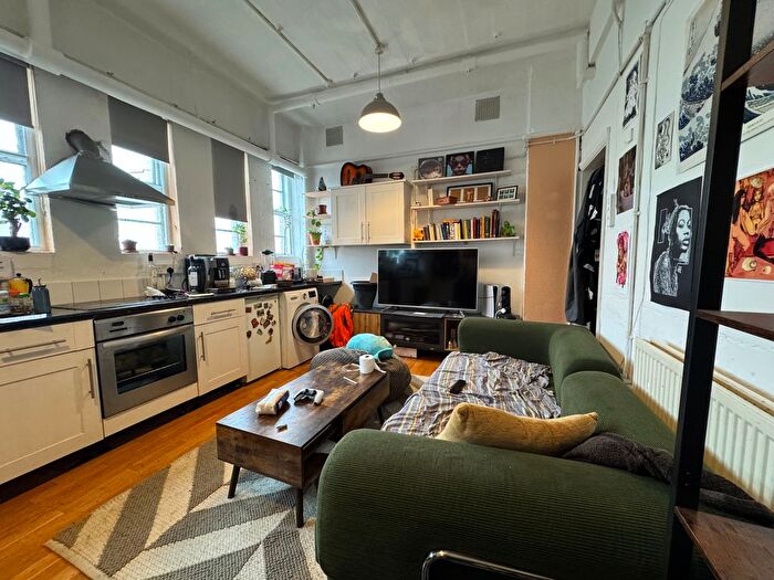 1 Bedroom Flat To Rent In Kingsland Road, Haggerston, E8