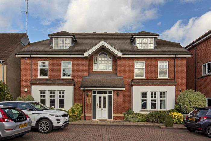 2 Bedroom Flat To Rent In Chancery House, The Avenue, Wanstead, E11