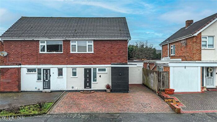 3 Bedroom Semi Detached House For Sale In Hayworth Close, Tamworth, Staffordshire, B79