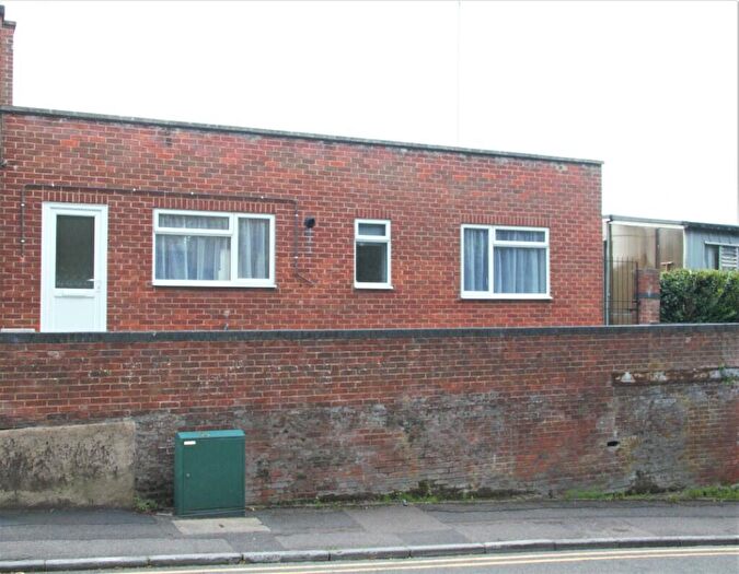 2 Bedroom Flat To Rent In Manor Street, NN9