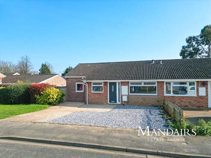 3 Bedroom Semi-Detached Bungalow To Rent In Addington Way, Werrington, Peterborough, PE4