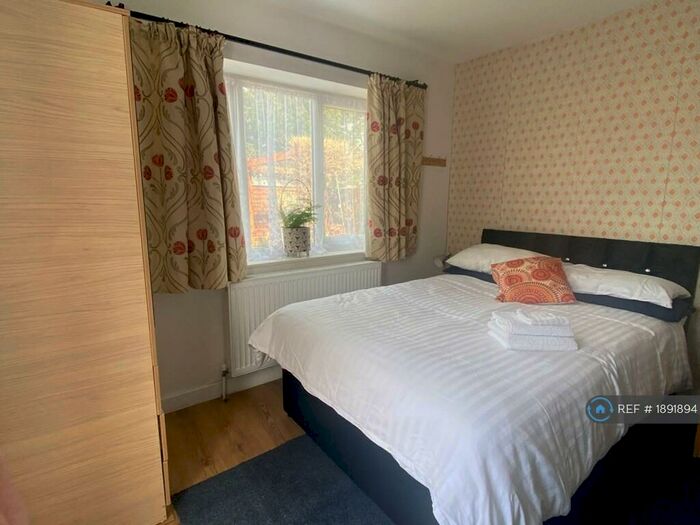 Studio To Rent In Camden Gardens, Thornton Heath, CR7