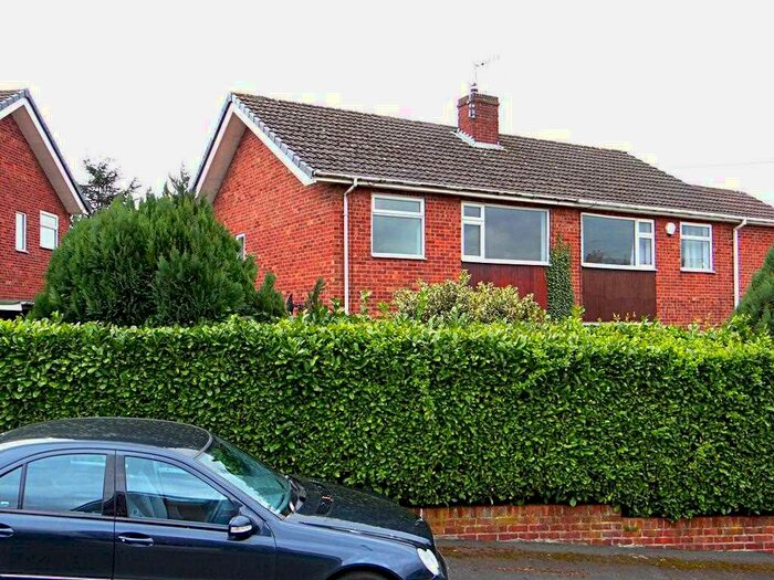 3 Bedroom House To Rent In Richmond Close, S40