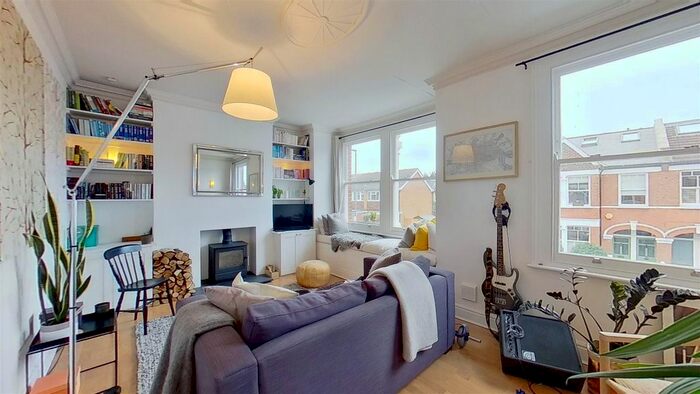 3 Bedroom Flat To Rent In Penwith Road, London, SW18