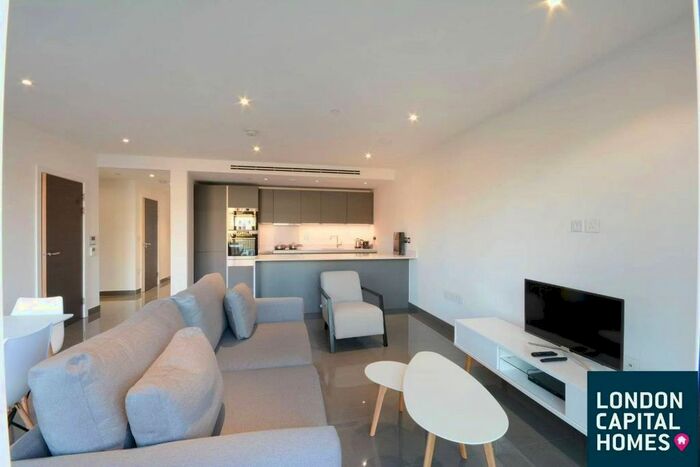 3 Bedroom Flat To Rent In Glade Path, London, SE1