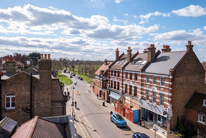 3 Bedroom Flat To Rent In High Street Wimbledon, London, SW19