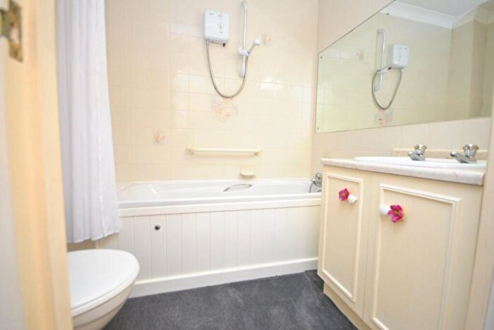 1 Bedroom Apartment For Sale In Station Road, Cheddar, BS27