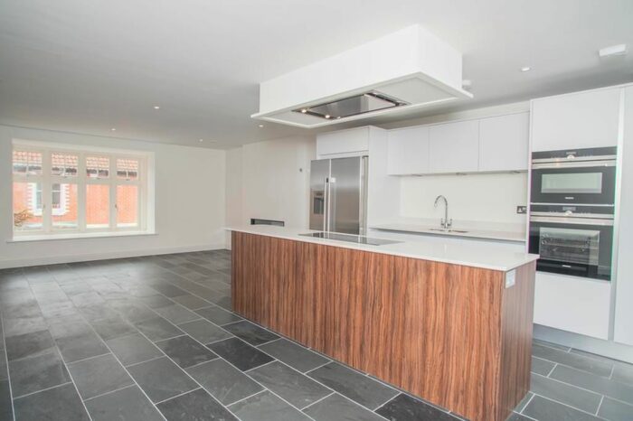 2 Bedroom Flat To Rent In The Terrace, St Peter's Lane, Canterbury, CT1