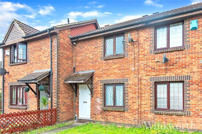 2 Bedroom House To Rent In Tarragon Close, London, SE14