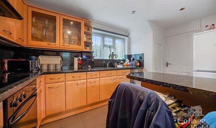 3 Bedroom End Of Terrace House For Sale In Brigadier Hill, Enfield, London, EN2