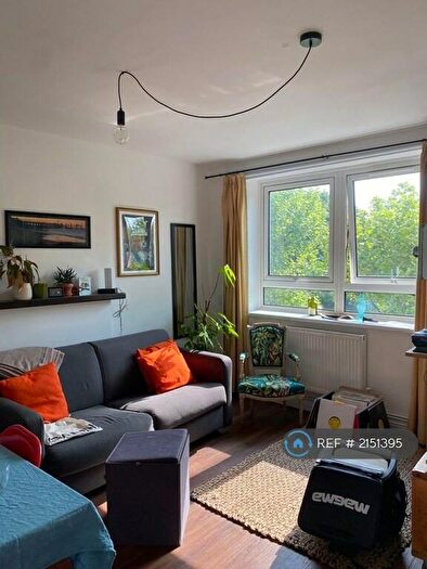 1 Bedroom Flat To Rent In Collingwood House, London, E1