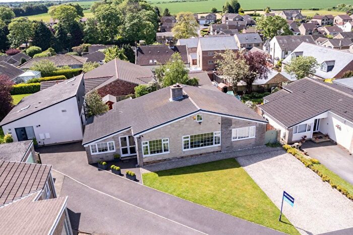 6 Bedroom Detached House For Sale In Hillcroft Close, Darrington, Pontefract, WF8