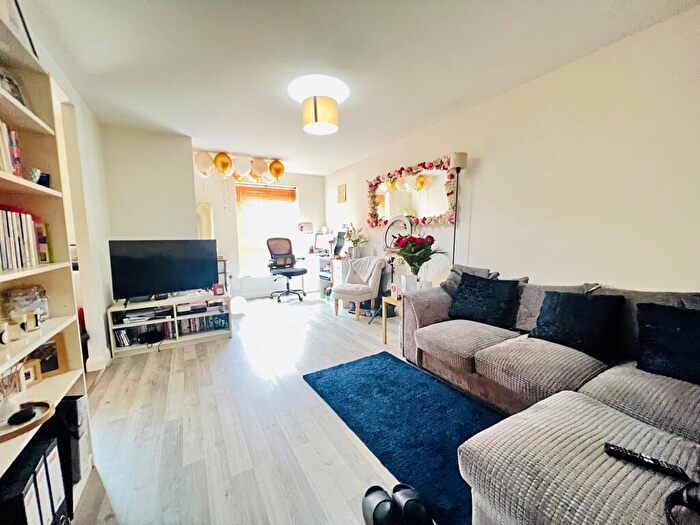 1 Bedroom Apartment To Rent In Manning Gardens, CR0