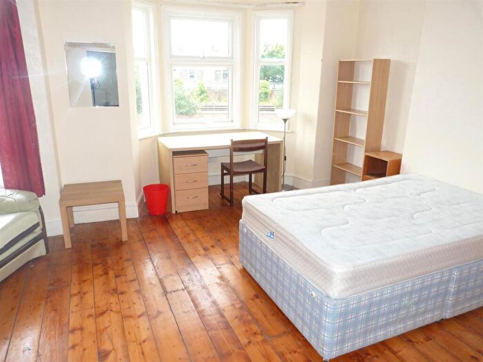 5 Bedroom House To Rent In Gordon Road, Roath, CF24