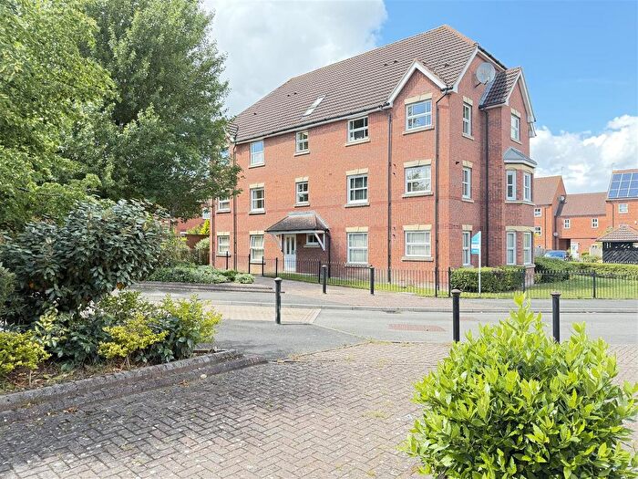 2 Bedroom Flat For Sale In Bromhurst Way, Chase Meadow, Warwick, CV34