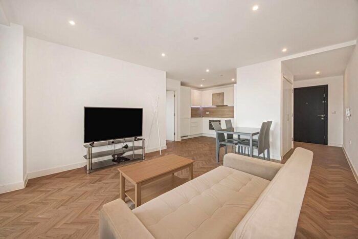 1 Bedroom Apartment For Sale In River Apartments, Bow, E3