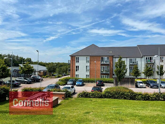 1 Bedroom Apartment To Rent In Holmbush Mews, RH12