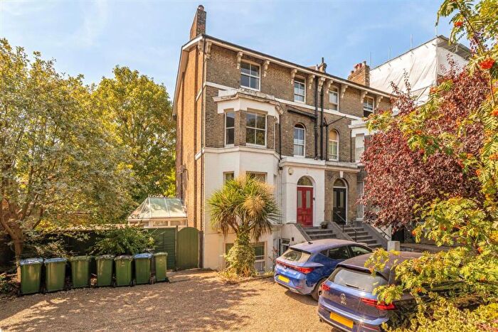 3 Bedroom Flat For Sale In Vanbrugh Park, Blackheath, SE3