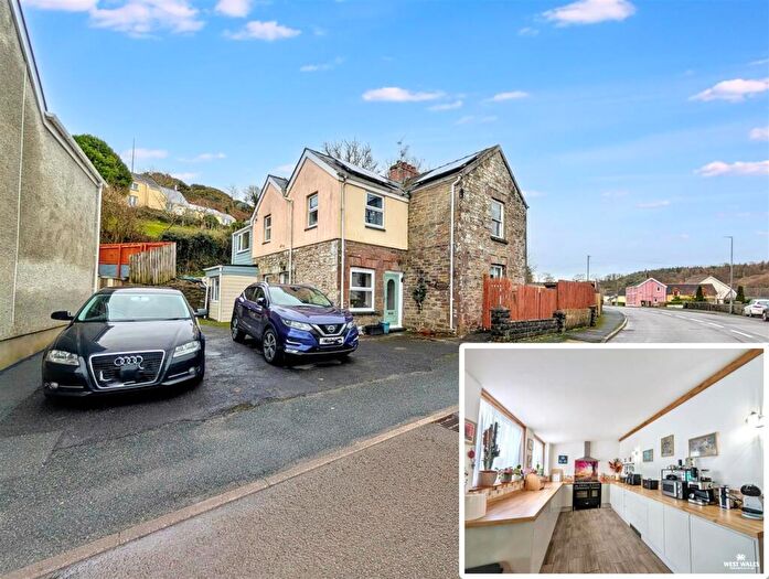 5 Bedroom Detached House For Sale In St. Clears, Carmarthen, SA33