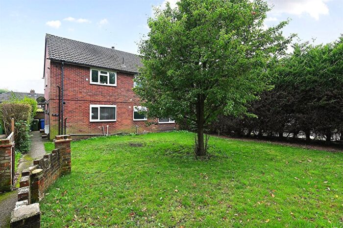 3 Bedroom Apartment For Sale In Chapel Lane, ...Farnborough, Hampshire, GU14