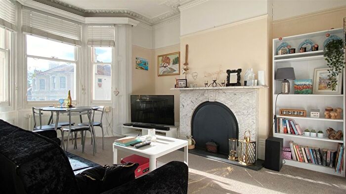 1 Bedroom Flat To Rent In Eastern Road, Brighton, BN2