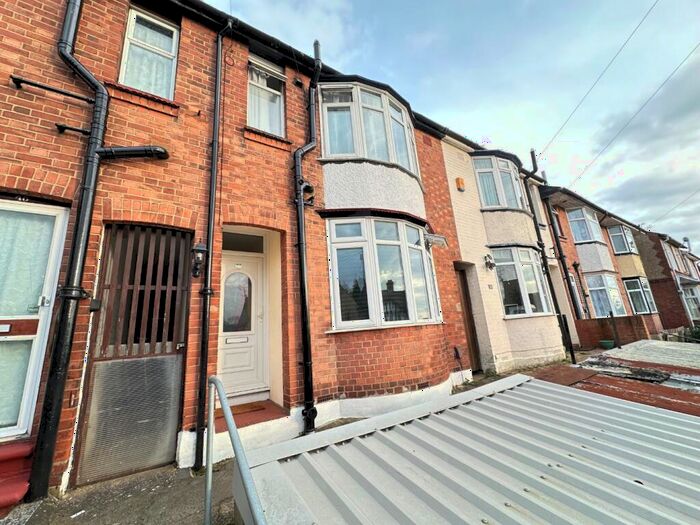 3 Bedroom Terraced House To Rent In Talbot Road, Luton, Bedfordshire, LU2